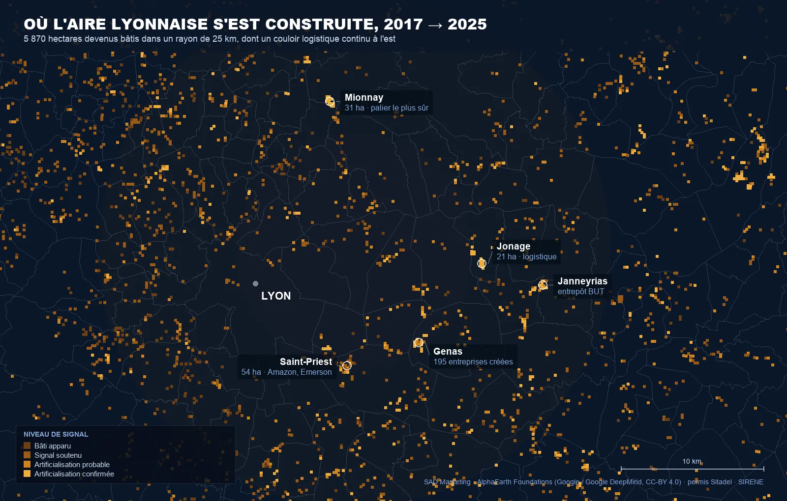 Carte de l'artificialisation détectée par satellite dans l'aire lyonnaise entre 2017 et 2025 : 5 870 hectares de sol devenus bâtis, formant un couloir logistique continu à l'est de Lyon de Mionnay à Saint-Priest en passant par Genas, Jonage et Janneyrias